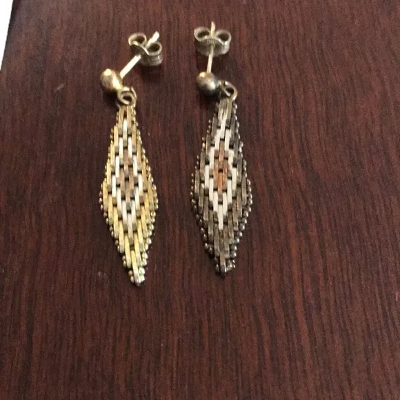 Woven Patterned Gold Tone Earrings - Picture 4 of 7